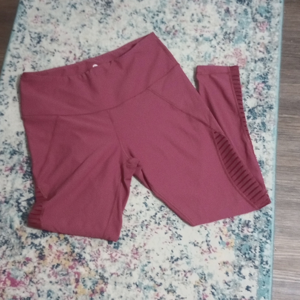Maroon leggings